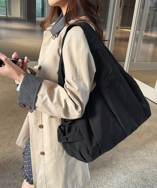 LA VORAGINE（ラ ヴォラジネ）の「撥水2WAYポケバルーントートバッグ（トートバッグ・レディース・ベージュ/アイボリー/ブラック/グレー・FREE）」の2枚目の写真