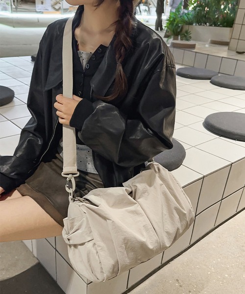 LA VORAGINE（ラ ヴォラジネ）の「撥水2WAYポケバルーントートバッグ（トートバッグ・レディース・ベージュ/アイボリー/ブラック/グレー・FREE）」の12枚目の写真