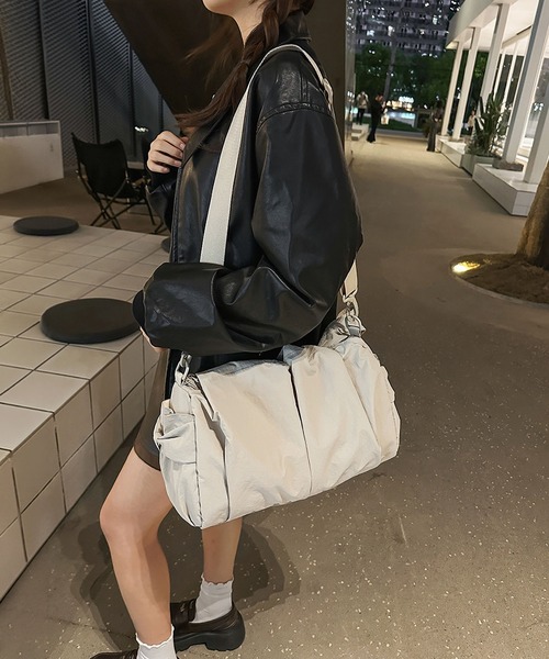 LA VORAGINE（ラ ヴォラジネ）の「撥水2WAYポケバルーントートバッグ（トートバッグ・レディース・ベージュ/アイボリー/ブラック/グレー・FREE）」の16枚目の写真