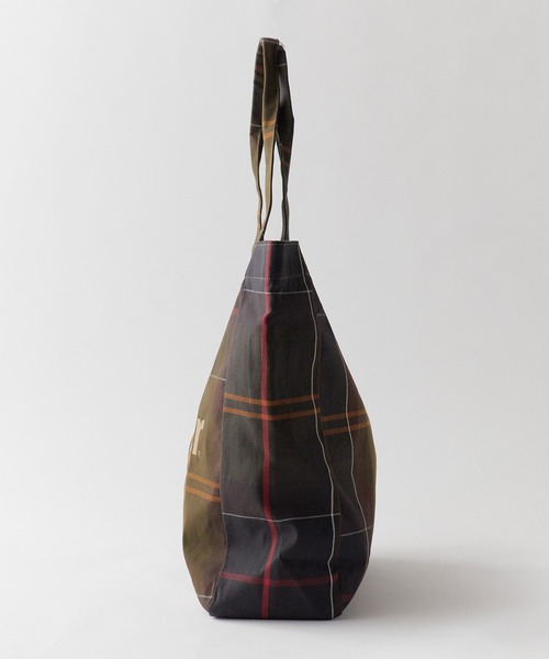 Barbour(バブアー)の「Barbour/バブアー Telfield tartan tote bag タータンロゴトートバック 秋 秋服 2026年秋冬(トートバッグ・メンズ・ベージュ/グリーン/オリーブ・ONE SIZE)」の6枚目の写真