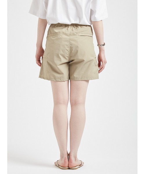 Barbour(バブアー)の「【TRANSPORT / トランスポート】ナイロン ショーツ Japan Exclusive(レディース)(その他パンツ・レディース・ベージュ/ブラウン/ブラック・SMALL/MEDIUM)」の7枚目の写真