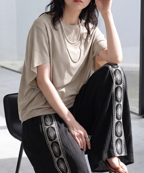 SELECT LEVERY（セレクトリベリー）の「接触冷感ドルマンイージーケアプルオーバー（Tシャツ/カットソー・レディース・ブルー/ベージュ/ブラック・MEDIUM/LARGE）」の14枚目の写真