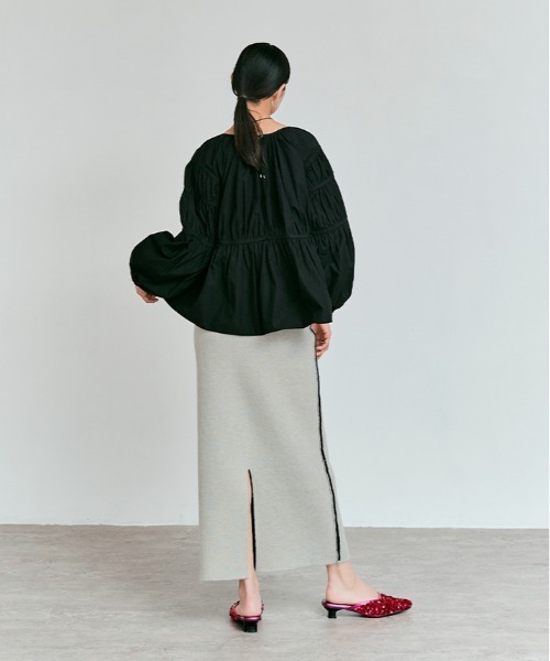 W:Huku(フーク)の「リバーシブル バイカラー ニット スカート / Reversible Bicolor Knit Skirt(スカート・レディース・ネイビー/ブラック/ブラウン・FREE)」の5枚目の写真