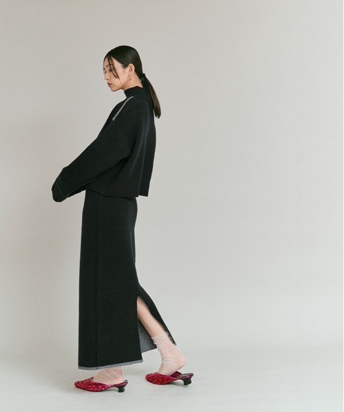 W:Huku(フーク)の「リバーシブル バイカラー ニット スカート / Reversible Bicolor Knit Skirt(スカート・レディース・ネイビー/ブラック/ブラウン・FREE)」の10枚目の写真