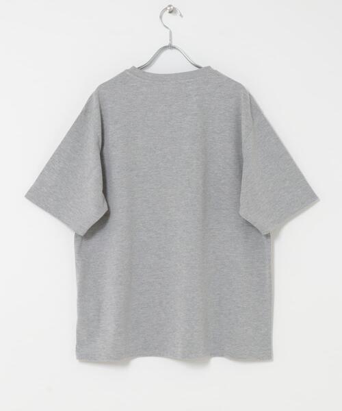 ITEMS URBANRESEARCH（アイテムズ アーバンリサーチ）の「ロゴビッグTシャツ（Tシャツ/カットソー・レディース・オフホワイト/グレー/ブラウン・FREE）」の20枚目の写真