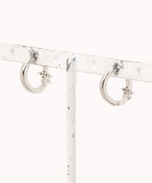 LUGG NAGG(ラグナグ)の「【456844】ダブルスターフープピアス(RZ)(ピアス(両耳用)・レディース・シルバー・FREE)」の2枚目の写真