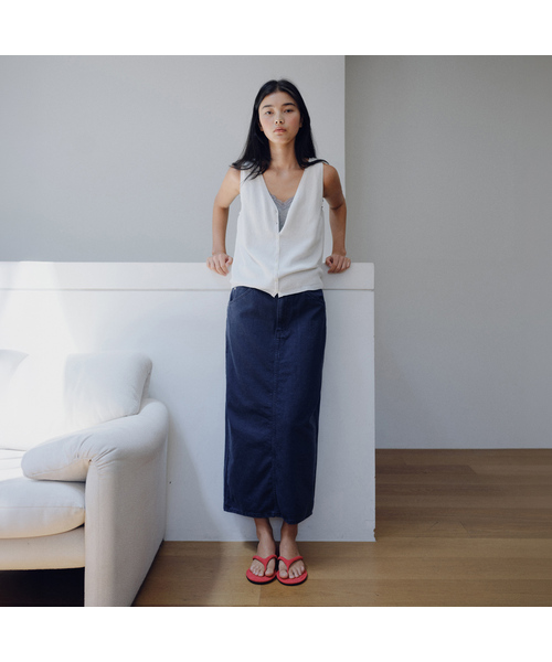URAGO(ユラーゴ)の「Denim H-line long skirt(スカート・レディース・ホワイト/ネイビー・SMALL/MEDIUM/LARGE)」の2枚目の写真