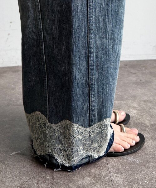 DouDou（ドゥドゥ）の「裾レース切替デニム（デニムパンツ・レディース・ブルー・36/38）」の9枚目の写真