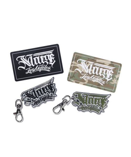XLARGE(エクストララージ)の「OLD ENGLISH LOGO KEYCHAIN(キーホルダー・メンズ・ブラック/オリーブ・ONE SIZE)」の3枚目の写真