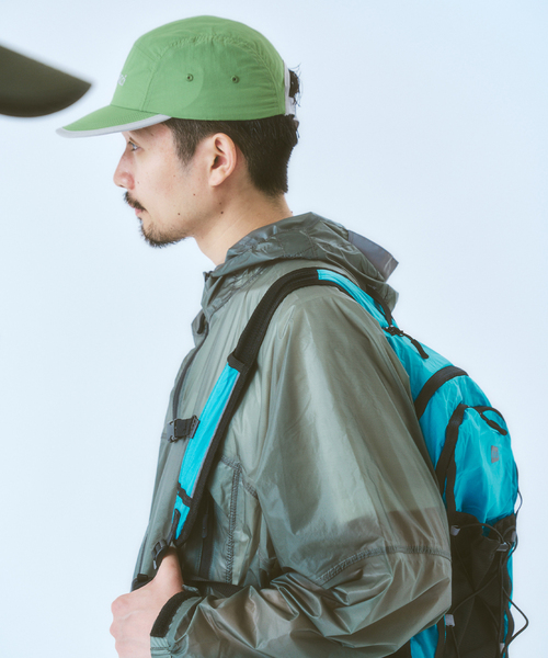 417 EDIFICE(フォーワンセブンエディフィス)の「KiU / キウ ライトウェイトフィットバッグ(バックパック/リュック・メンズ・イエロー/ブラック/ブルー・FREE)」の6枚目の写真