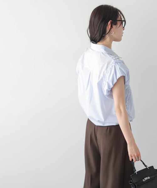 AMELY（エミリー）の「フリルピンタック裾ドロストブラウス（シャツ/ブラウス・レディース・ブルー/ブラック/ホワイト・フリー）」の16枚目の写真