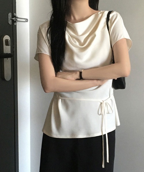 Aelina(エリナ)の「エレガントリボンブラウス(シャツ/ブラウス・レディース・ベージュ/ホワイト・FREE)」の13枚目の写真