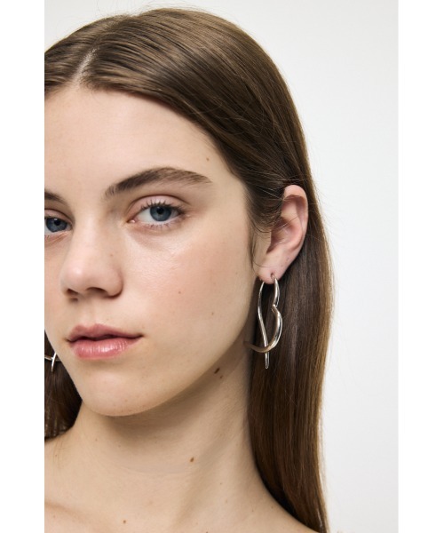 MOUSSY(マウジー)の「【26年AW新作】HEART LIKE ピアス(ピアス(両耳用)・レディース・ゴールド/シルバー・FREE)」の3枚目の写真