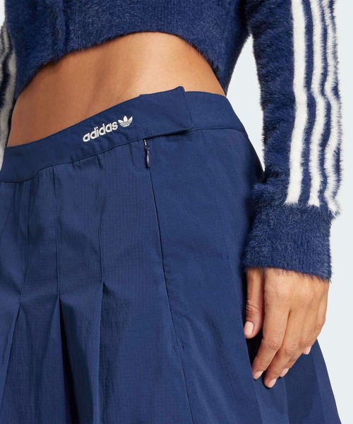 adidas（アディダス）の「プリーツスカート / アディダスオリジナルス adidas Originals（スカート・レディース・ブルー・XX-LARGE/LARGE/MEDIUM/SMALL/X-LARGE/X-SMALL）」の3枚目の写真