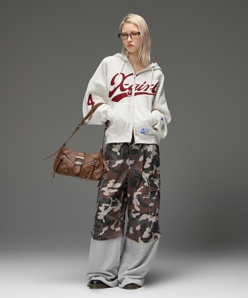 Champion(チャンピオン)の「X-girl x Champion REVERSE WEAVE(R) PATCHED LOGO ZIP UP HOODIE(パーカー・レディース・オートミール/ブラウン・M/S)」の7枚目の写真
