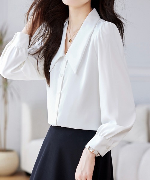 AMAJI（アマジ）の「ビッグカラー 長袖シャツ（シャツ/ブラウス・レディース・ホワイト・X-LARGE/LARGE/MEDIUM/SMALL）」の3枚目の写真
