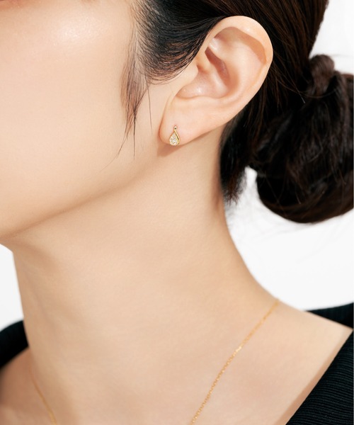 Jewel closet by L&Co.(ジュエルクローゼットバイエルアンドコー)の「K18 ダイヤモンド ピアス(ピアス(両耳用)・レディース・イエローゴールド・FREE)」の5枚目の写真