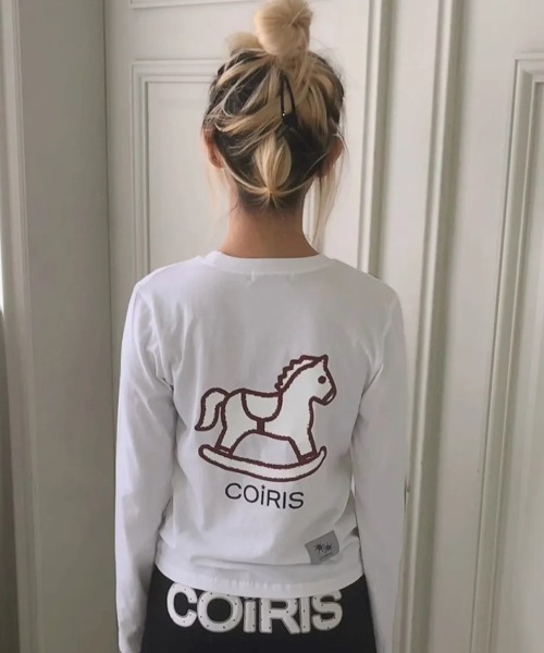 COIRIS（コイリス）の「◇COIRIS◇ブランド直輸入正規品/クレヨン ポニー グラフィック 長袖 Tシャツ CRAYON PONY GRAPHIC LONG SLEEVE T（Tシャツ/カットソー・レディース・ホワイト/グレー/ブラック・FREE）」の2枚目の写真
