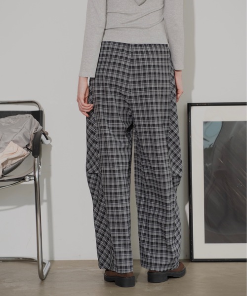 JUMELLE（ジュメロ）の「リラックスチェックパンツ（その他パンツ・レディース・ブラック/ブラウン・SMALL/MEDIUM）」の11枚目の写真