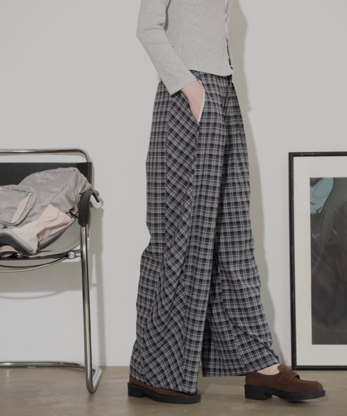 JUMELLE（ジュメロ）の「リラックスチェックパンツ（その他パンツ・レディース・ブラック/ブラウン・SMALL/MEDIUM）」の21枚目の写真