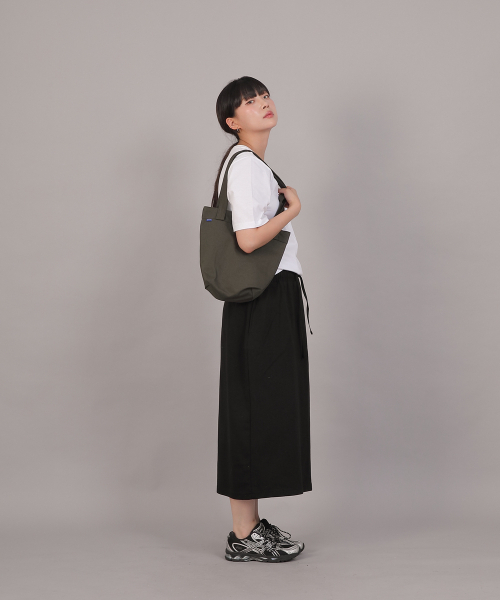 SAINTCREW(セントクルー)の「ミニマルソフトRネック半袖TシャツSMR-8A06ホワイト(Tシャツ/カットソー・レディース・その他・FREE)」の2枚目の写真