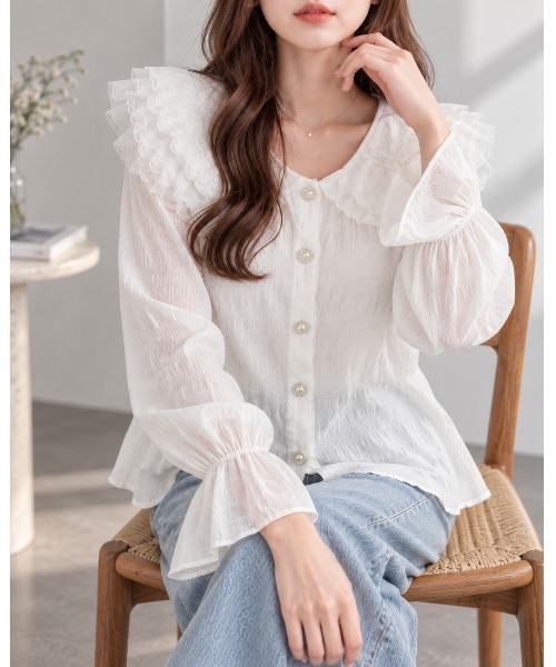 FAZVY(ファズビー)の「繊細レースで魅せる フリルカラーVネックブラウス(シャツ/ブラウス・レディース・ホワイト・M/S)」の14枚目の写真