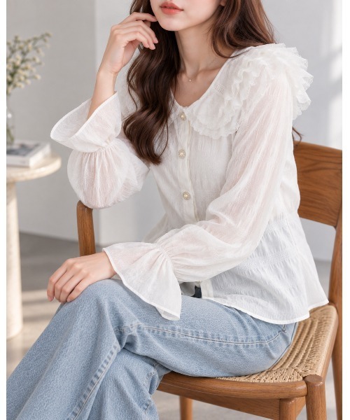 FAZVY(ファズビー)の「繊細レースで魅せる フリルカラーVネックブラウス(シャツ/ブラウス・レディース・ホワイト・M/S)」の15枚目の写真