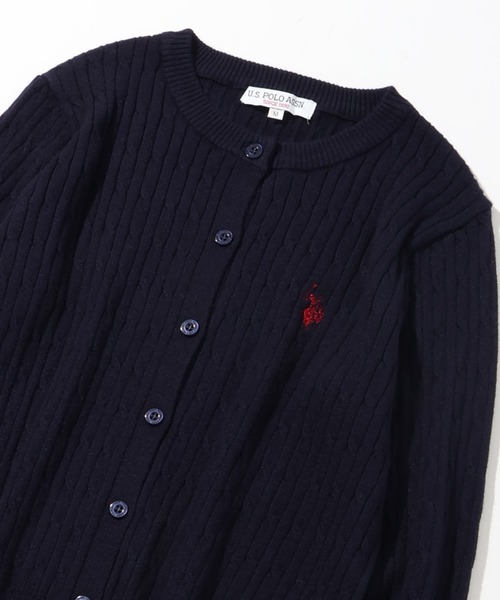 U.S. POLO ASSN.(ユーエスポロアッスン)の「【U.S. POLO ASSN./ユーエスポロアッスン】ロゴ刺繍 ケーブル編み クルーネック カーディガン/セーター(カーディガン/ボレロ・レディース・ネイビー/イエロー/アイボリー/レッド・M/L)」の11枚目の写真