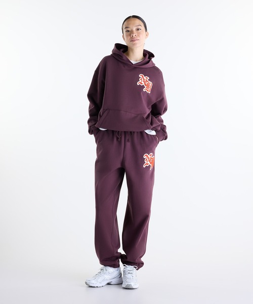 NEW BALANCE(ニューバランス)の「Varsity スウェットジョガー(裏毛)(スウェットパンツ・レディース・アッシュブラウン/ヘザーグレー・X-LARGE/LARGE/SMALL/MEDIUM)」の1枚目の写真