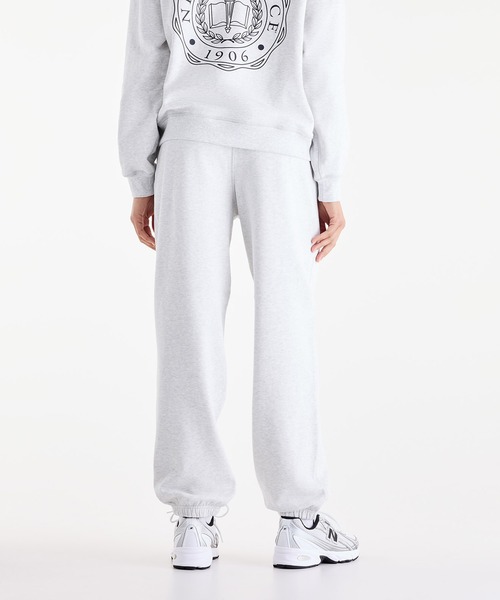 NEW BALANCE(ニューバランス)の「Varsity スウェットジョガー(裏毛)(スウェットパンツ・レディース・アッシュブラウン/ヘザーグレー・X-LARGE/LARGE/SMALL/MEDIUM)」の3枚目の写真