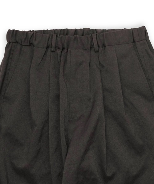 yoko sakamoto（ヨーコサカモト）の「【YOKO SAKAMOTO】 DOUBLE PLEATED WIDE EASY PANTS（その他パンツ・メンズ・ブラック・SMALL/MEDIUM/LARGE）」の8枚目の写真