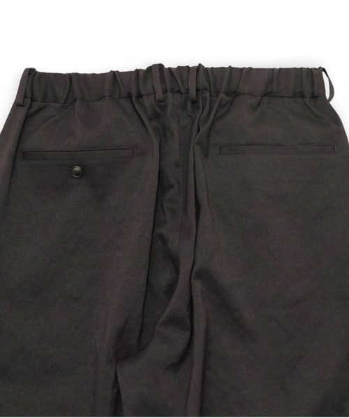 yoko sakamoto（ヨーコサカモト）の「【YOKO SAKAMOTO】 DOUBLE PLEATED WIDE EASY PANTS（その他パンツ・メンズ・ブラック・SMALL/MEDIUM/LARGE）」の11枚目の写真
