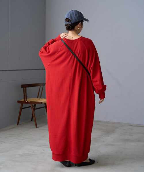 FREAK'S STORE(フリークスストア)の「限定展開 裏毛 ルーズ オーバー ワンピース(ワンピース・レディース・レッド/ブラック/グレー/ネイビー/ダークブラウン・フリ-)」の8枚目の写真