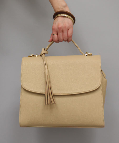 mystic(ミスティック)の「【mystic】フラップ2WAYBAG(トートバッグ・レディース・グレー/ブラック/キャメル/ベージュ/ピンク・フリ-)」の3枚目の写真