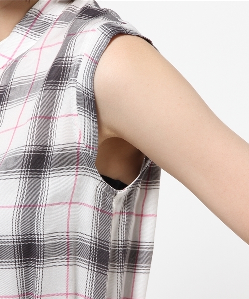 X-girl(エックスガール)の「PLAID SLEEVELESS SHIRT /シャツ/ブラウス/チェック/シンプル/刺繍/袖なし/ノースリーブ(シャツ/ブラウス・レディース・ホワイト/ブラック・1/2)」の8枚目の写真