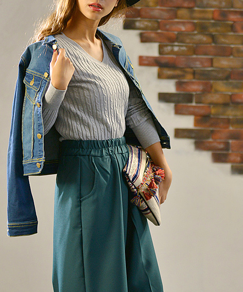 coca（coca）（コカ）の「優しい肌触りのVネックケーブルニット（ニット/セーター・レディース・グレー/ネイビー/ブラック/ワイン/ホワイト・ONE SIZE/M/L）」の15枚目の写真