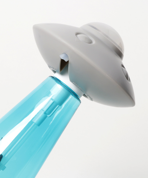 LEADWORKS（レッドワークス）の「UFOソープポンプ カウ ブルー（キッチンツール・レディース・クリアブルー・FREE）」の4枚目の写真