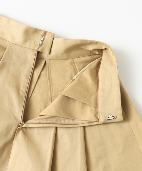 URBAN RESEARCH（アーバンリサーチ）の「UR チノタックロングスカート（スカート・レディース・オフホワイト/ベージュ・38/36）」の11枚目の写真