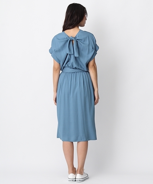 Andemiu（アンデミュウ）の「【WEB限定】バックリボンタックワンピース748886（ワンピース・レディース・ブルー/カーキ/ライトグレー・FREE）」の18枚目の写真