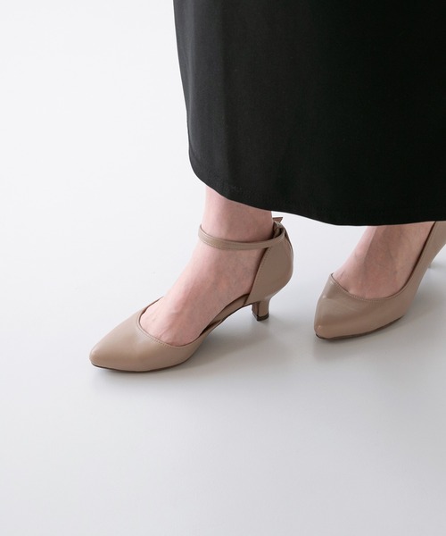 flune（フリューン）の「サイドカット ストラップパンプス（パンプス・レディース・キャメル/グレー/ブラック系その他/ナチュラル/ホワイト/ベージュ系その他/スモークピンク/ピンク系その他/その他/ブラック系その他2/ピンク/グリーン系その他/ブラック/カーキ/モカ/ゴールド/シルバー/レッド系その他/ボルドー/ブルー系その他/ブラック系その他3/ピンク系その他2/その他2/グレー系その他/ライトベージュ/ライトグリーン/その他3/ライトグレー・21.5cm/21.0cm/24.0cm/23.0cm/24.5cm/22.5cm/25.0cm/26.0cm/27.0cm/26.5cm/23.5cm/25.5cm/22.0cm）」の12枚目の写真