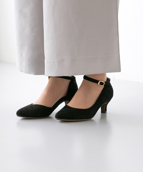 flune（フリューン）の「サイドカット ストラップパンプス（パンプス・レディース・キャメル/グレー/ブラック系その他/ナチュラル/ホワイト/ベージュ系その他/スモークピンク/ピンク系その他/その他/ブラック系その他2/ピンク/グリーン系その他/ブラック/カーキ/モカ/ゴールド/シルバー/レッド系その他/ボルドー/ブルー系その他/ブラック系その他3/ピンク系その他2/その他2/グレー系その他/ライトベージュ/ライトグリーン/その他3/ライトグレー・21.5cm/21.0cm/24.0cm/23.0cm/24.5cm/22.5cm/25.0cm/26.0cm/27.0cm/26.5cm/23.5cm/25.5cm/22.0cm）」の3枚目の写真