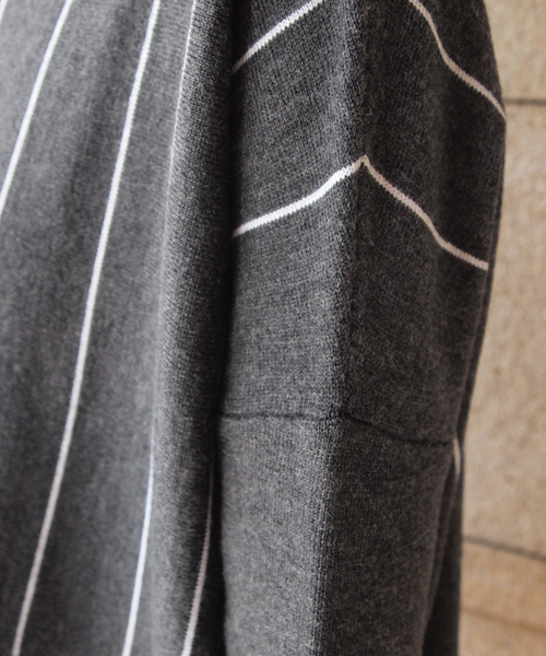 BEAUTY&YOUTH UNITED ARROWS(ビューティーアンドユースユナイテッドアローズ)の「BYBC ∵ソモウスクエアプルオーバー (bl)(fyoww) ◆(ニット/セーター・レディース・ホワイト/グレー/ネイビー/レッド/オフホワイト/ダークグレー・FREE)」の16枚目の写真