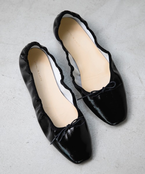 A part by（アパートバイ）の「シャーリングバレエシューズ　847988（バレエシューズ・レディース・ブラック/グレー系その他/ゴールド系その他/シルバー/ブラック系その他/ホワイト/ライトベージュ/グレー系その他6・MEDIUM/LARGE）」の3枚目の写真