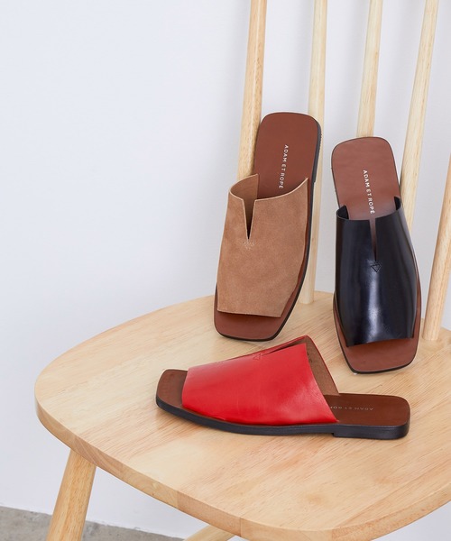 ADAM ET ROPE'(アダムエロペ)の「レザースリットスライダーサンダル(サンダル・レディース・ブラック/ベージュ/レッド・36/37/38)」の7枚目の写真