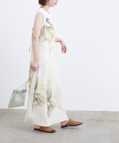 ADAM ET ROPE'(アダムエロペ)の「レザースリットスライダーサンダル(サンダル・レディース・ブラック/ベージュ/レッド・36/37/38)」の15枚目の写真