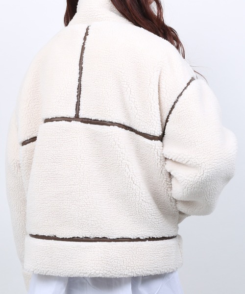 WC(ダブル シー)の「WC/ボアフライトブルゾン(ムートンコート・レディース・ホワイト/ブラック・FREE)」の4枚目の写真