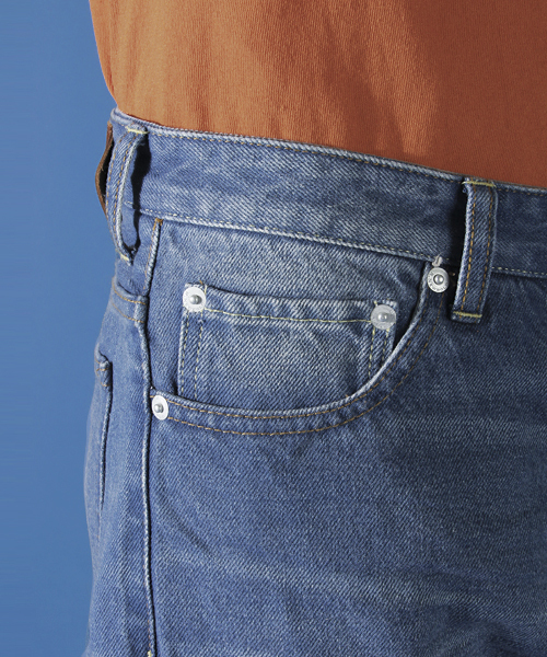 R.NEWBOLD（アールニューボールド）の「HARD WASH "スリムテーパード ジーンズ"/245113（デニムパンツ・メンズ・ライトインディゴブルー・XX-LARGE/LARGE/MEDIUM/SMALL/X-LARGE）」の10枚目の写真