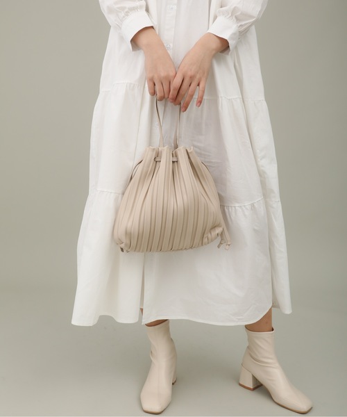 sakishimatokyo（サキシマトーキョー）の「【ZOZO限定】サキシマamp「2wayプリーツバック」（ハンドバッグ・レディース・ベージュ/ブラウン/ブラック/アイボリー・FREE）」の4枚目の写真