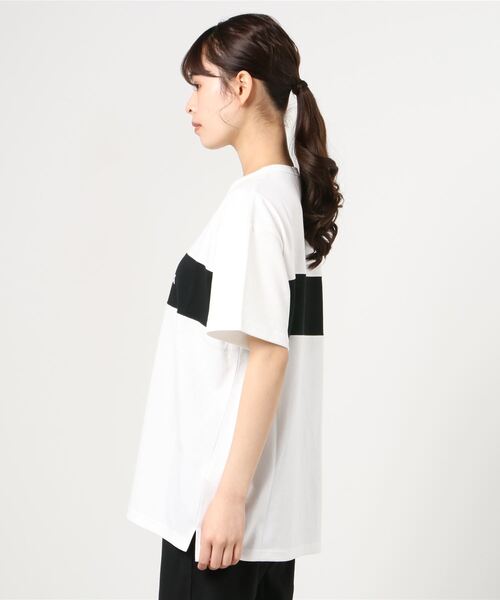 AVIREX（アヴィレックス）の「ルーズ フィット スリット スウィッチング Tシャツ/SS LOOSE FIT SLIT SWITCHING T-SHIRT/アヴィレックス/AVIREX（Tシャツ/カットソー・レディース・ベージュ/ブラック/ホワイト・FREE）」の5枚目の写真