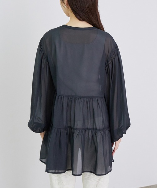 ROPE' PICNIC(ロペピクニック)の「シャイニーボイルティアードブラウス(シャツ/ブラウス・レディース・チャコールグレー/ラベンダー/グリーン系その他/ブラウン系その他2・38)」の5枚目の写真